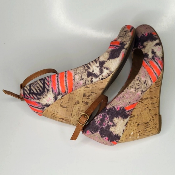 Print Cork Wedges with Ankle Strap - Picture 3 of 7